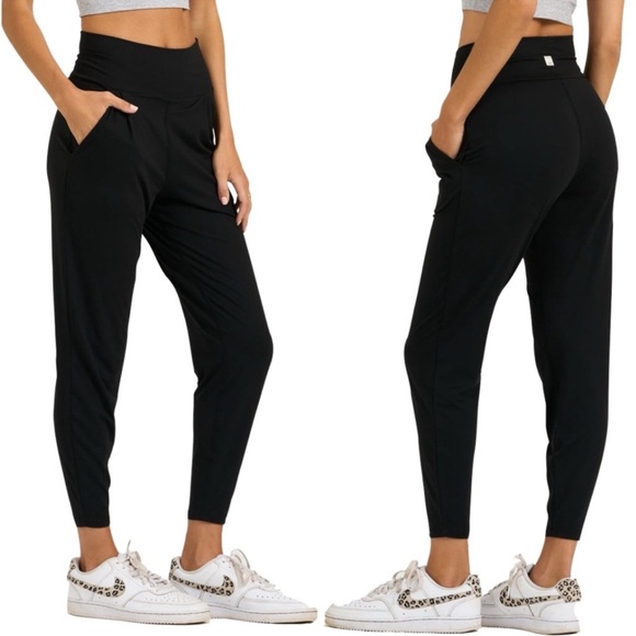 Vuori Pants - Vuori lux at ease pants harem pant  size M